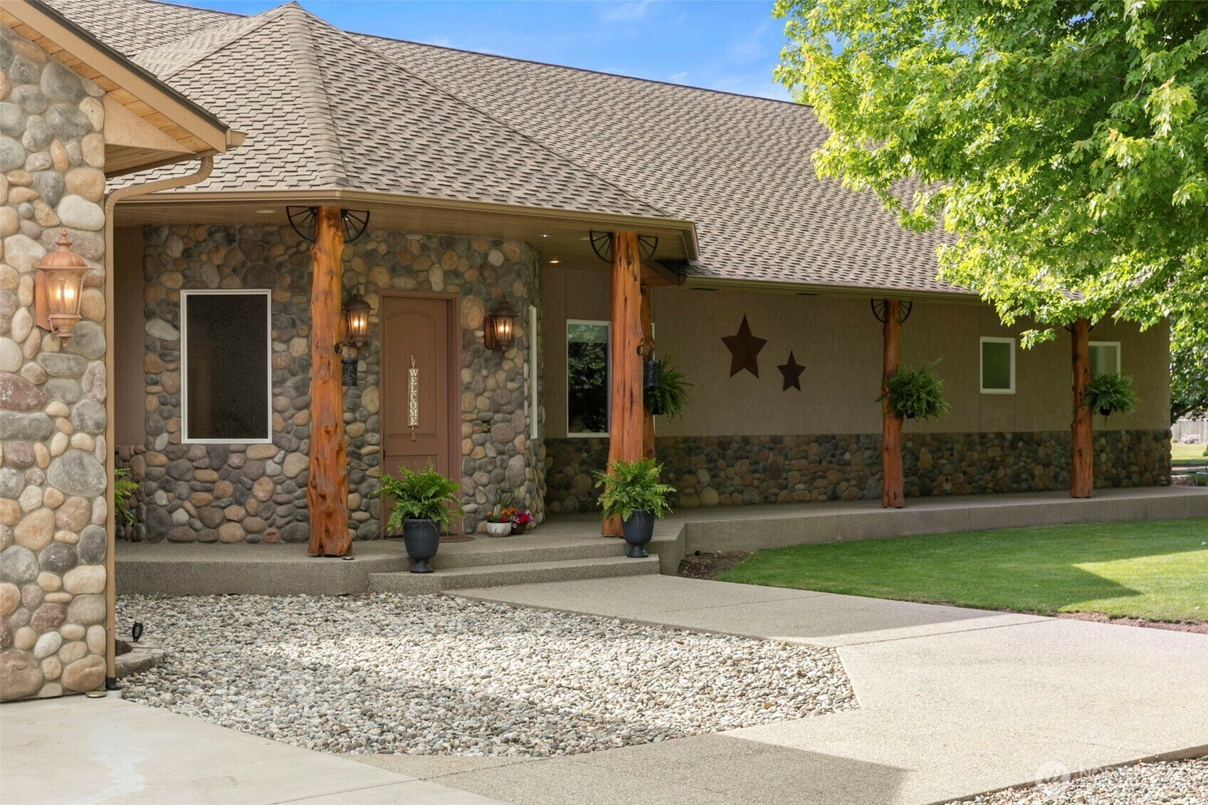 Property Photo: 2720 NW Cascade Avenue WA 98802