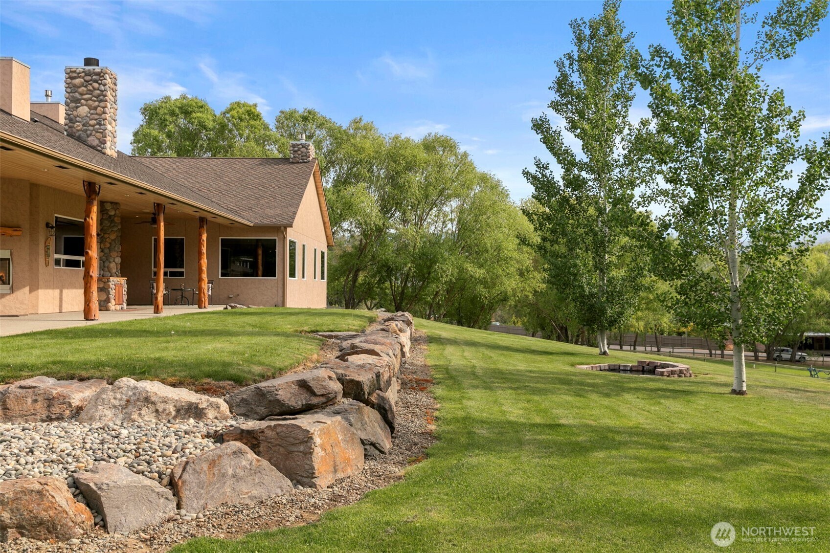 Property Photo: 2720 NW Cascade Avenue WA 98802