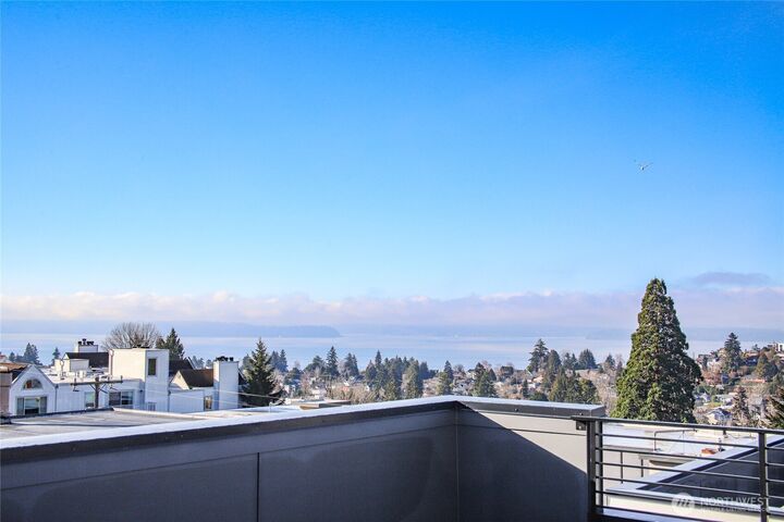 Property Photo: 4515 44th Avenue SW B WA 98116