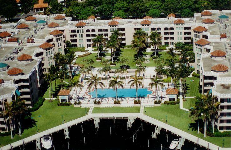 Property Photo: 100 SE 5th Avenue 102 FL 33432