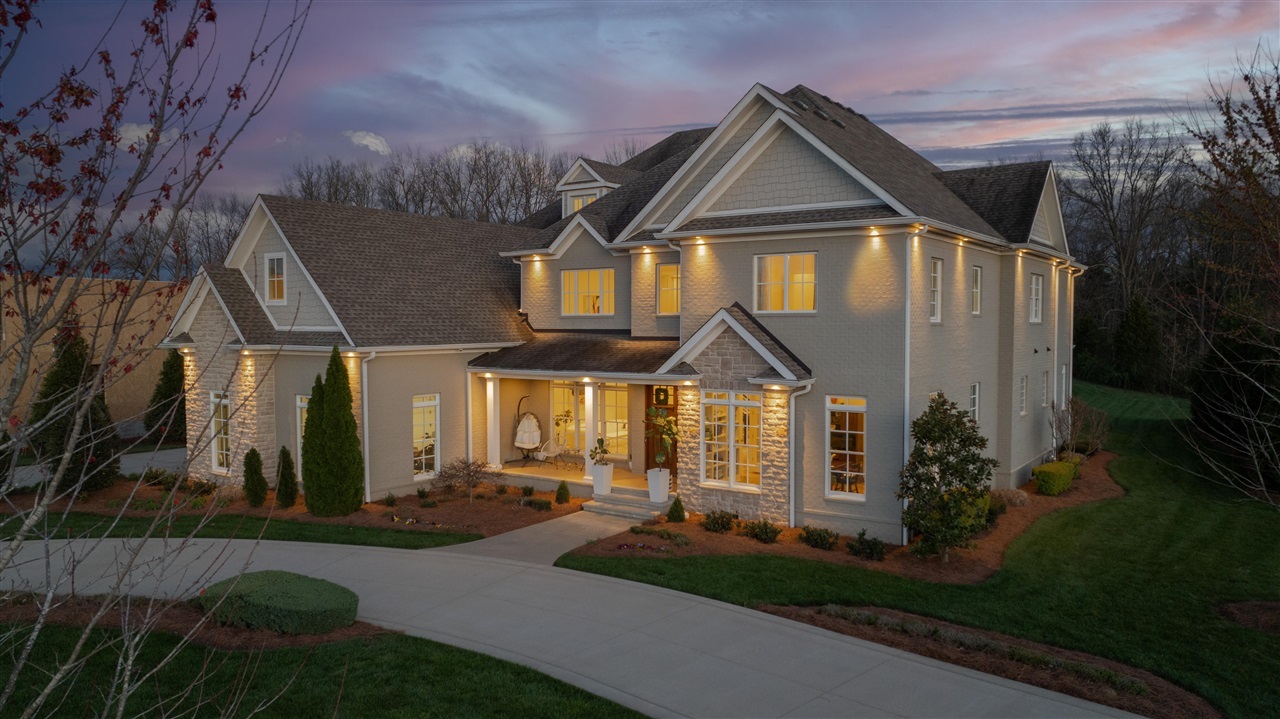 Property Photo: 365 Village Way KY 42103