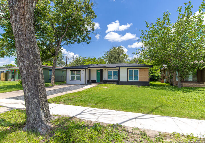 Property Photo:  123 Marchmont  TX 78213 