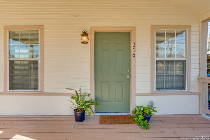 Property Photo:  318 Elks  TX 78211 