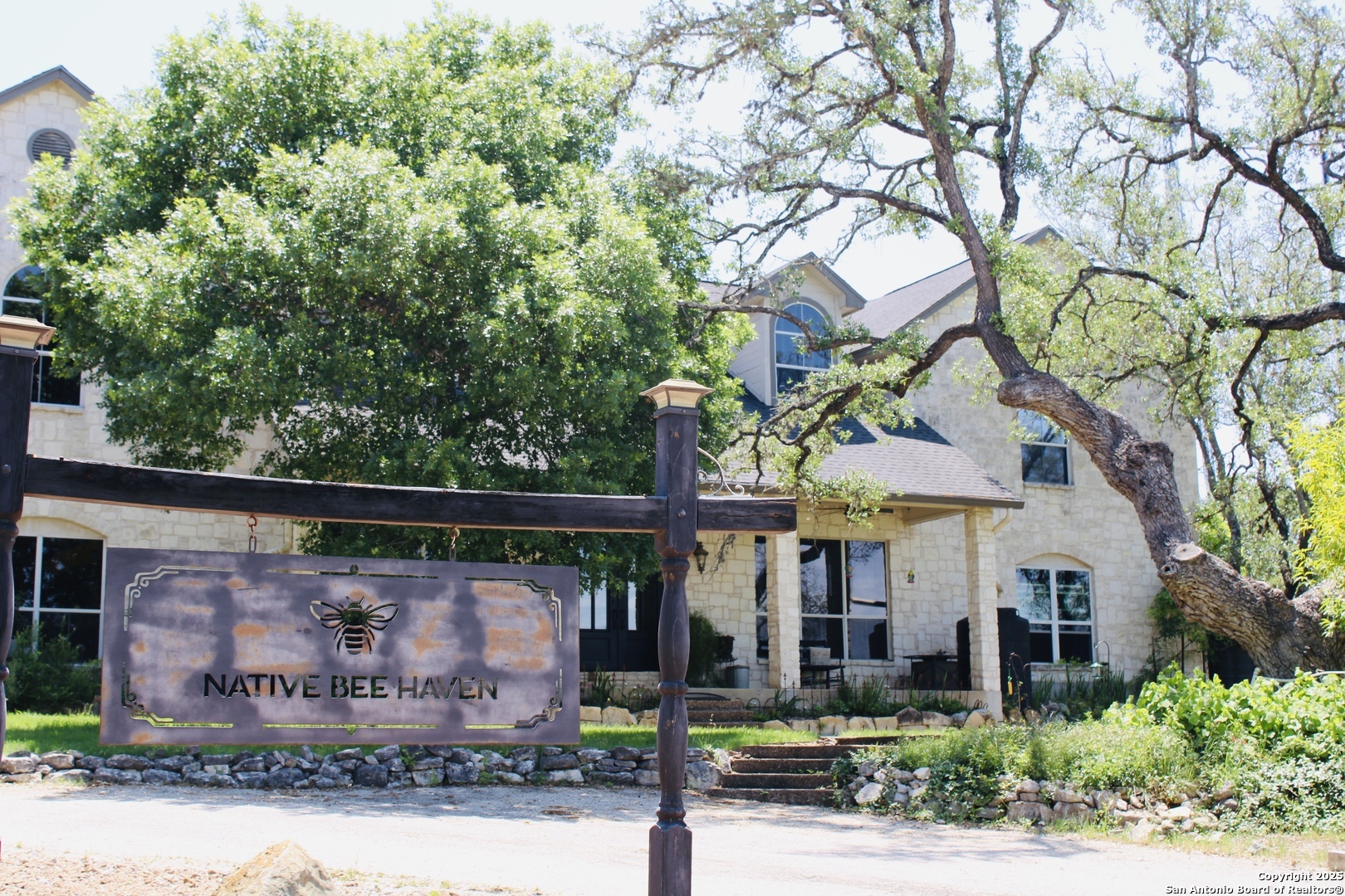 Property Photo: 111 Kendall Oaks TX 78006