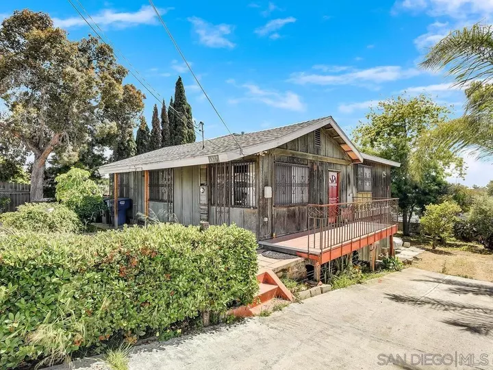 Property Photo: 1212 Fifth Ave CA 91911
