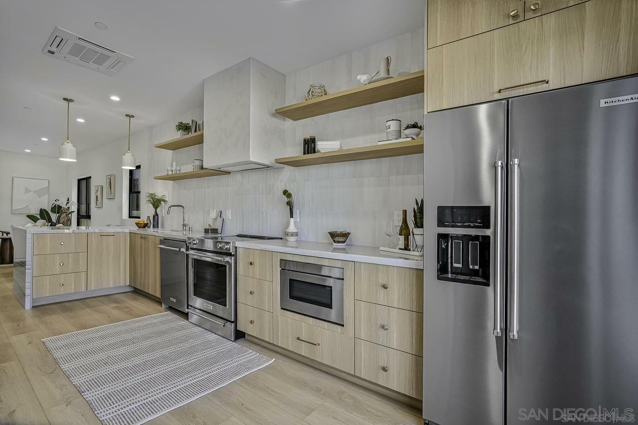 Property Photo: 4109 Udall St CA 92107