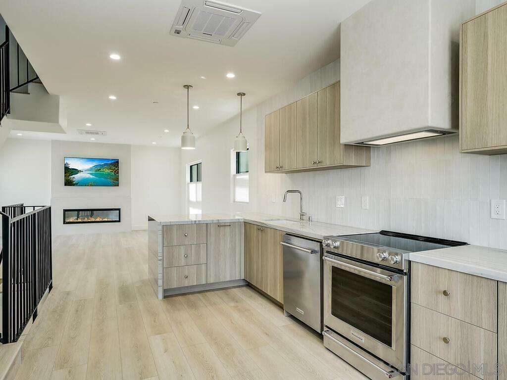 Property Photo: 4109 Udall St CA 92107