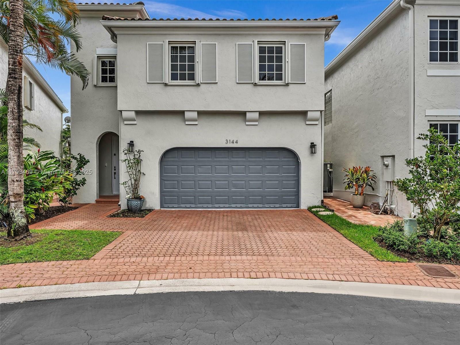 Property Photo: 3144 NE 212th St FL 33180