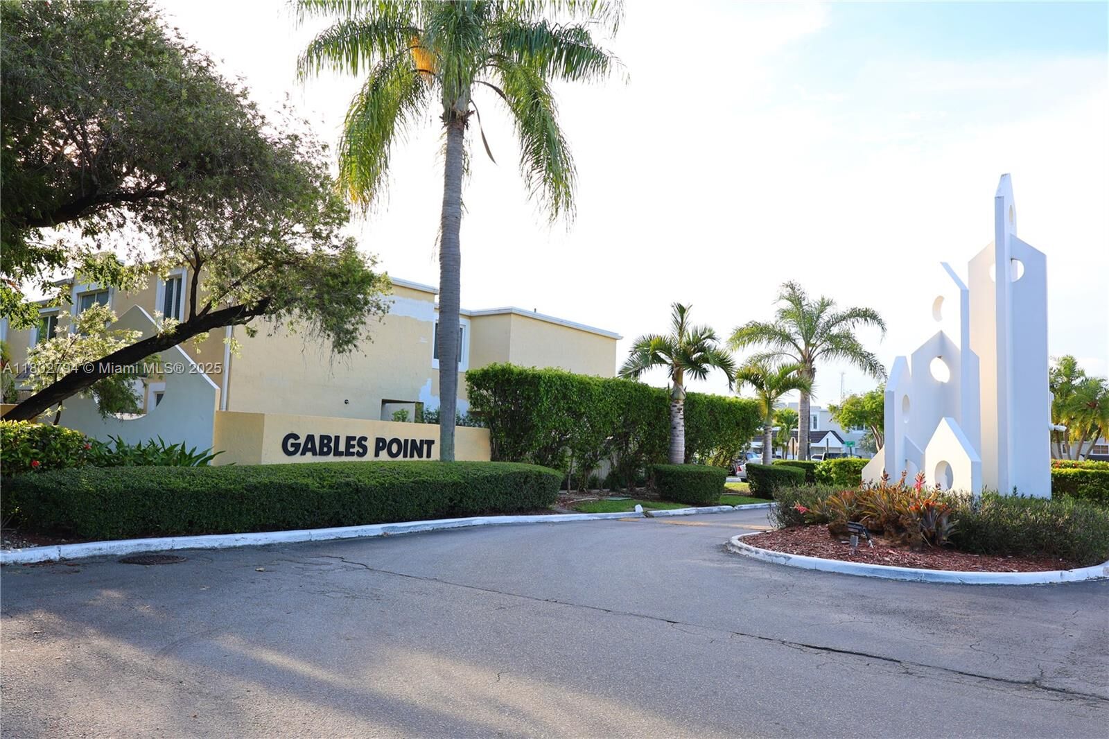 Property Photo: 6845 SW 45 Ln 9 FL 33155