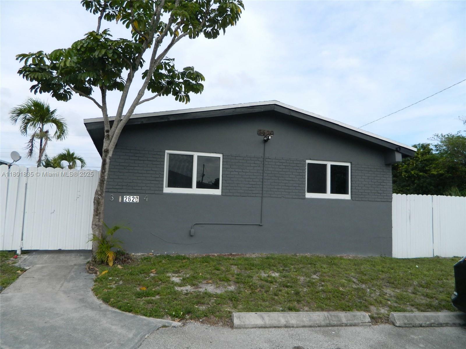 Property Photo: 2620 NW 18th Ter 4 FL 33311