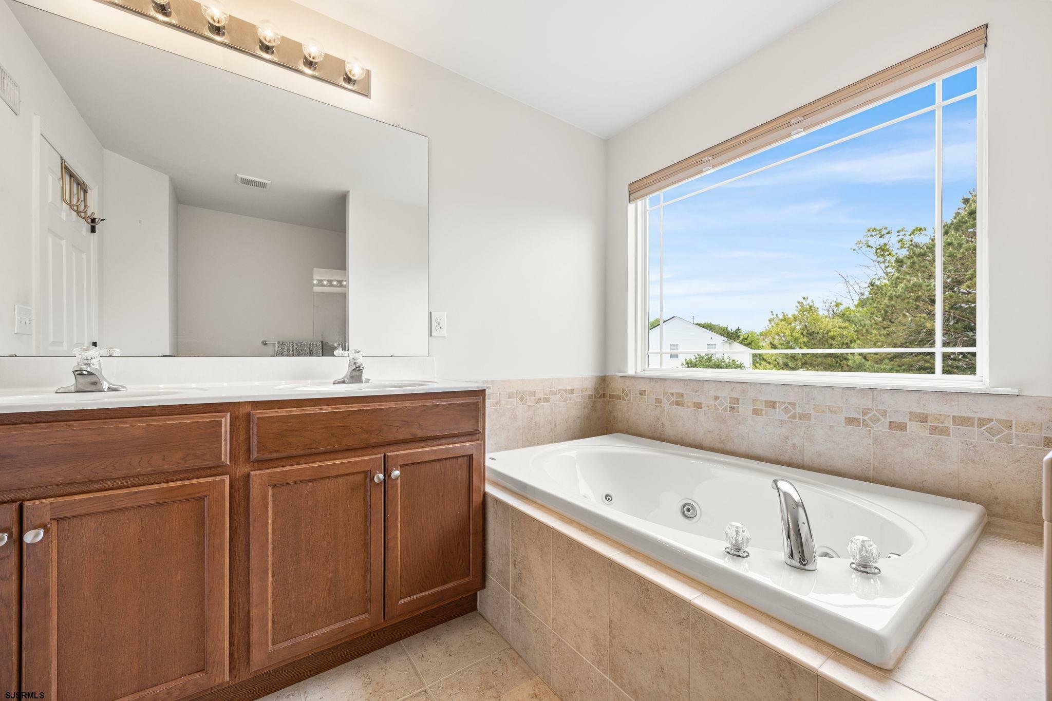 Property Photo: 109 Briarcliff Dr NJ 08234