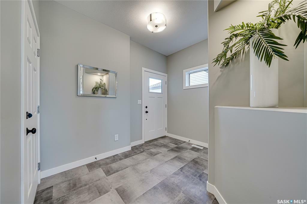 Property Photo: 947 Traeger Manor SK S7W 0L8