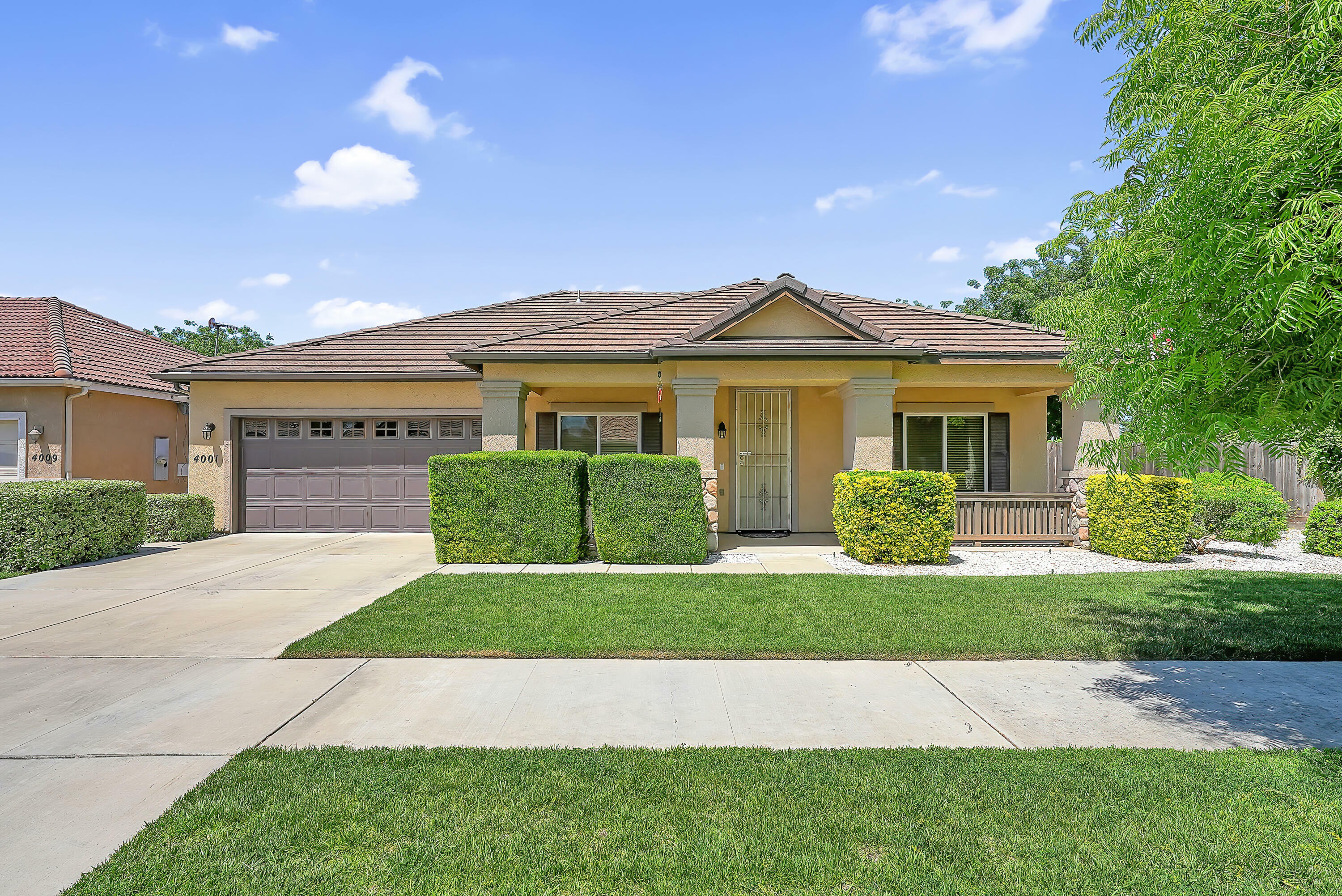 4001 S Oak View Street  Visalia CA 93277 photo