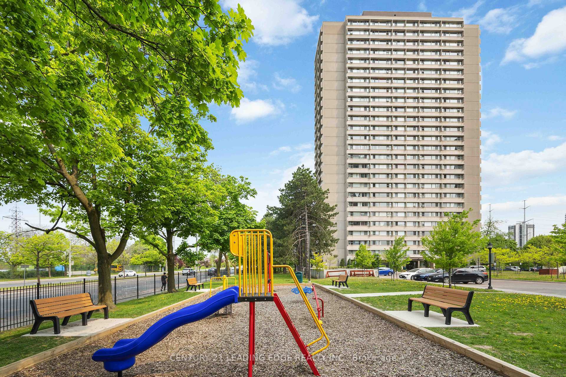 Property Photo: 735 Don Mills Road 1604 ON M3C 1T1
