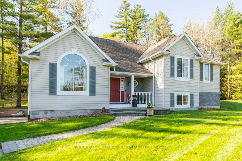 Property Photo: 71 Waddingham Road ON K0K 2N0
