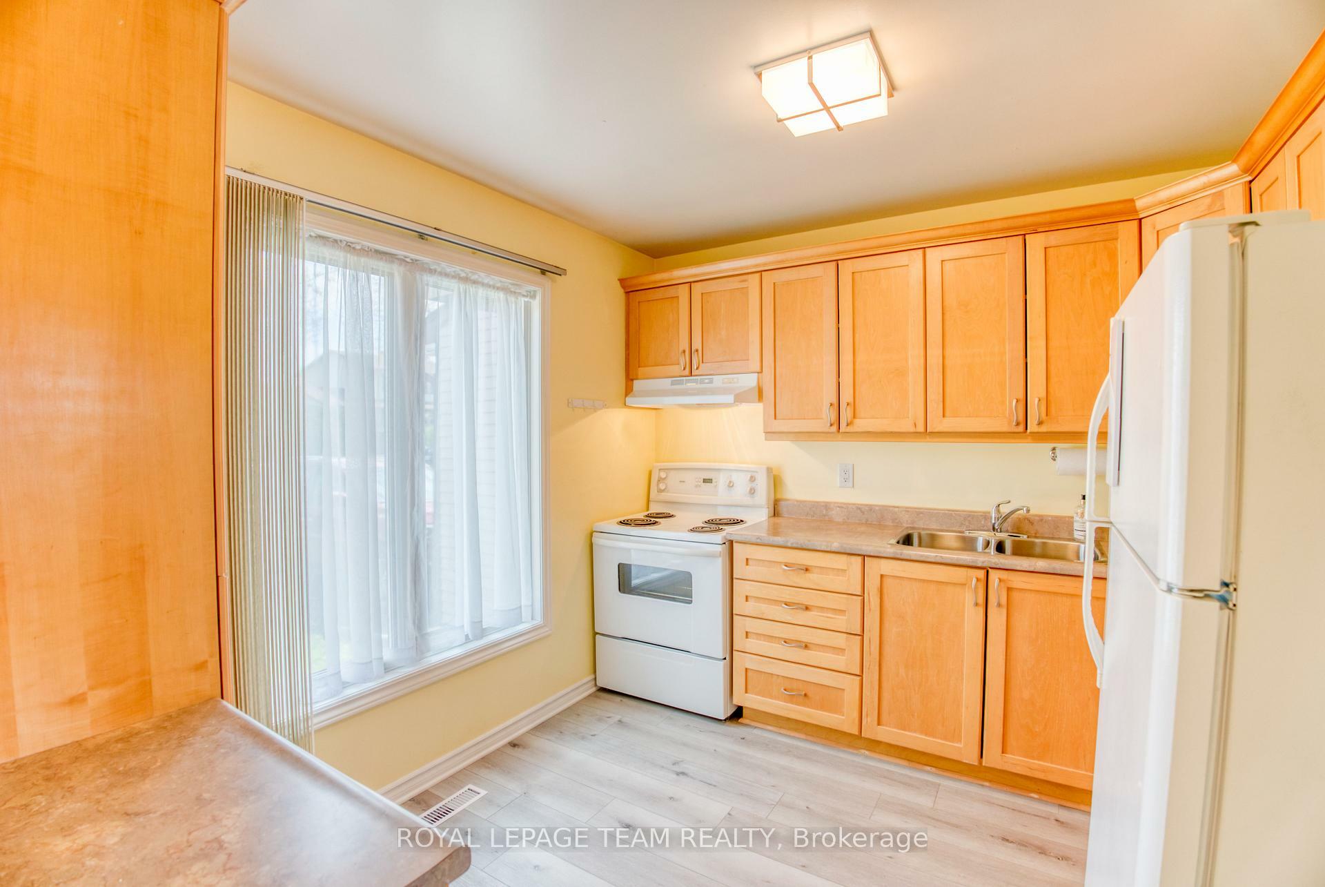 Property Photo: 23 Tulane Crescent ON K2J 2G2