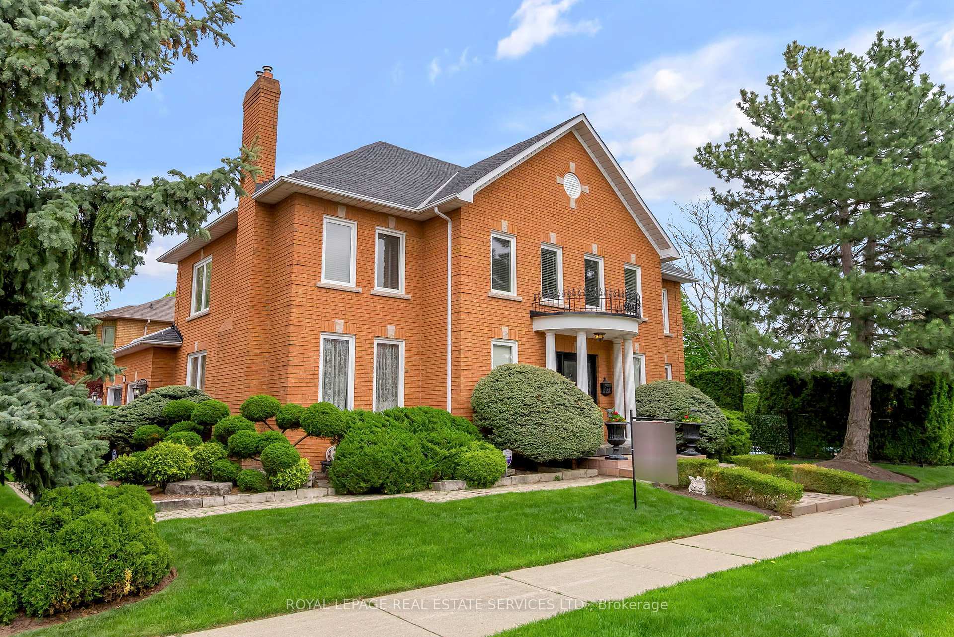Property Photo: 1401 The Links Drive ON L6M 2N4