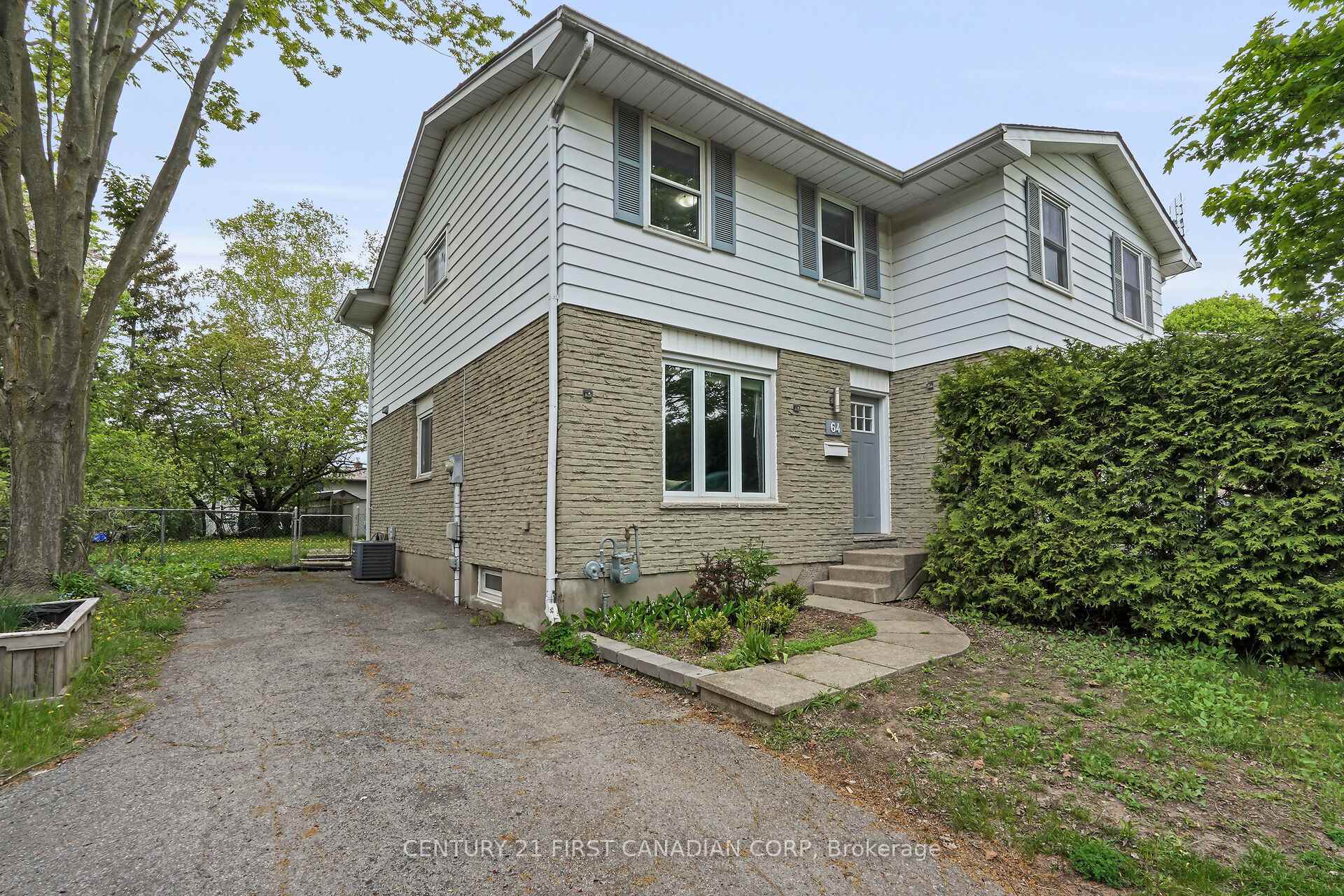 Property Photo: 64 Inverary Road ON N6G 3L6