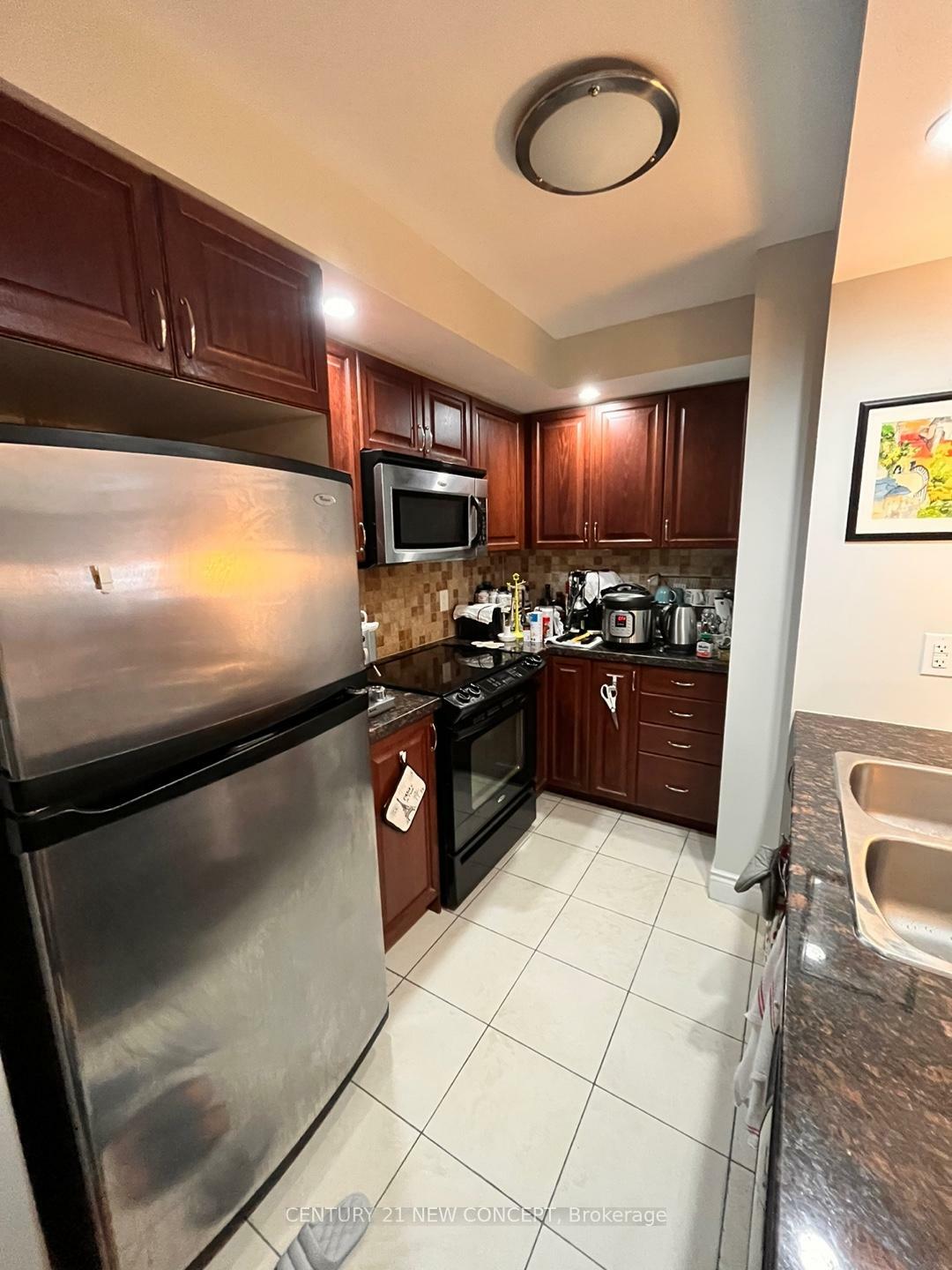 Property Photo: 500 Doris Avenue 2225 ON M2N 0C1