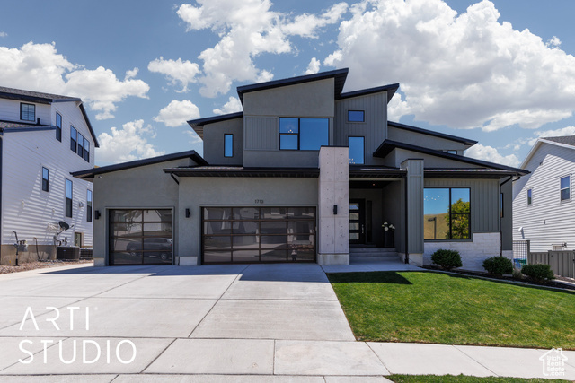 Property Photo: 1713 W Oakridge Cir UT 84043