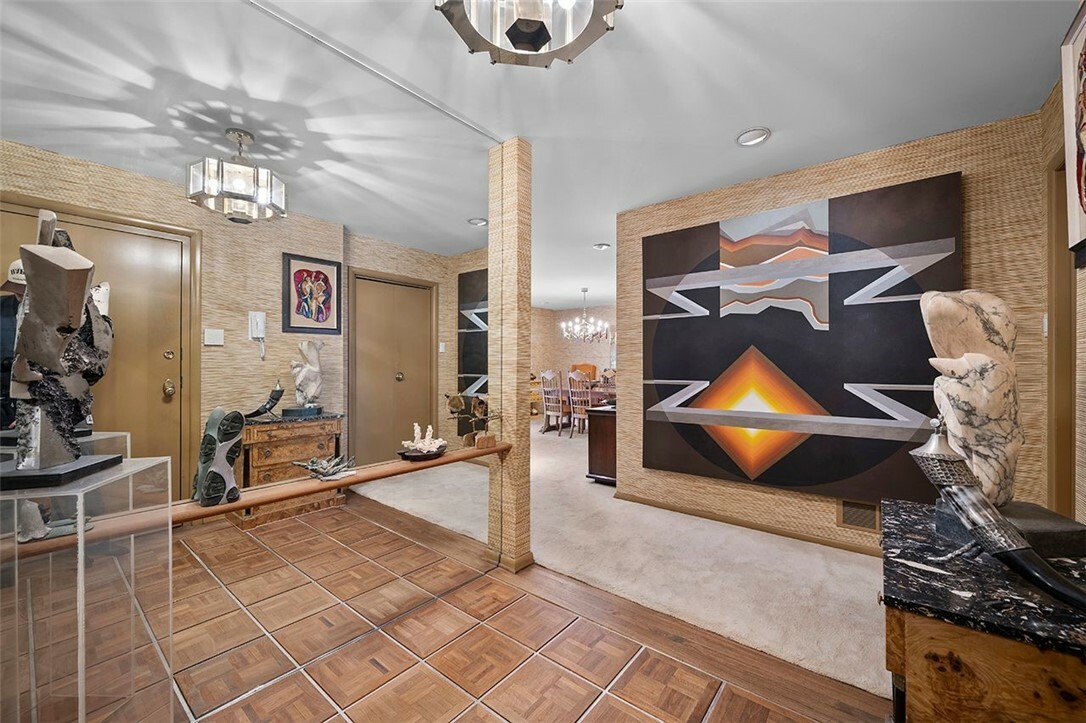 Property Photo: 5425 5th Ave 106 PA 15232