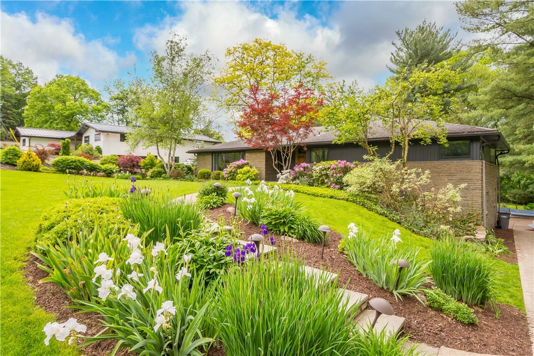 Property Photo: 205 Seegar Rd PA 15241