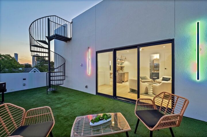 Property Photo: 1175 Navasota Street 1 TX 78702