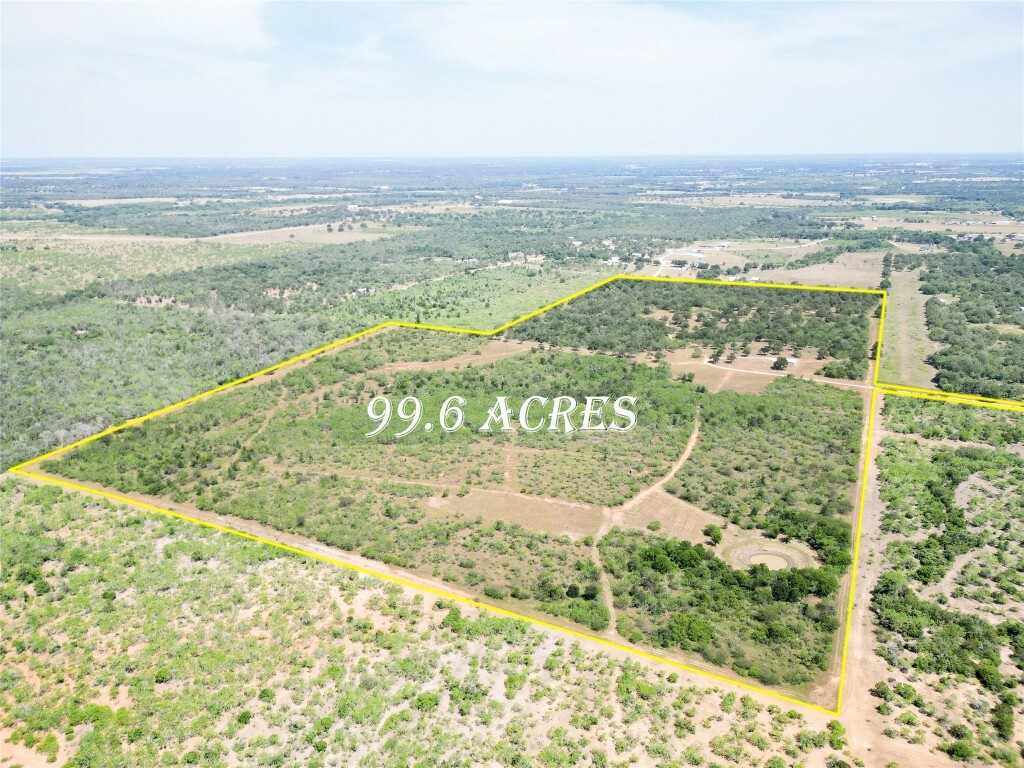 Property Photo: 235 Acorn Road TX 78644