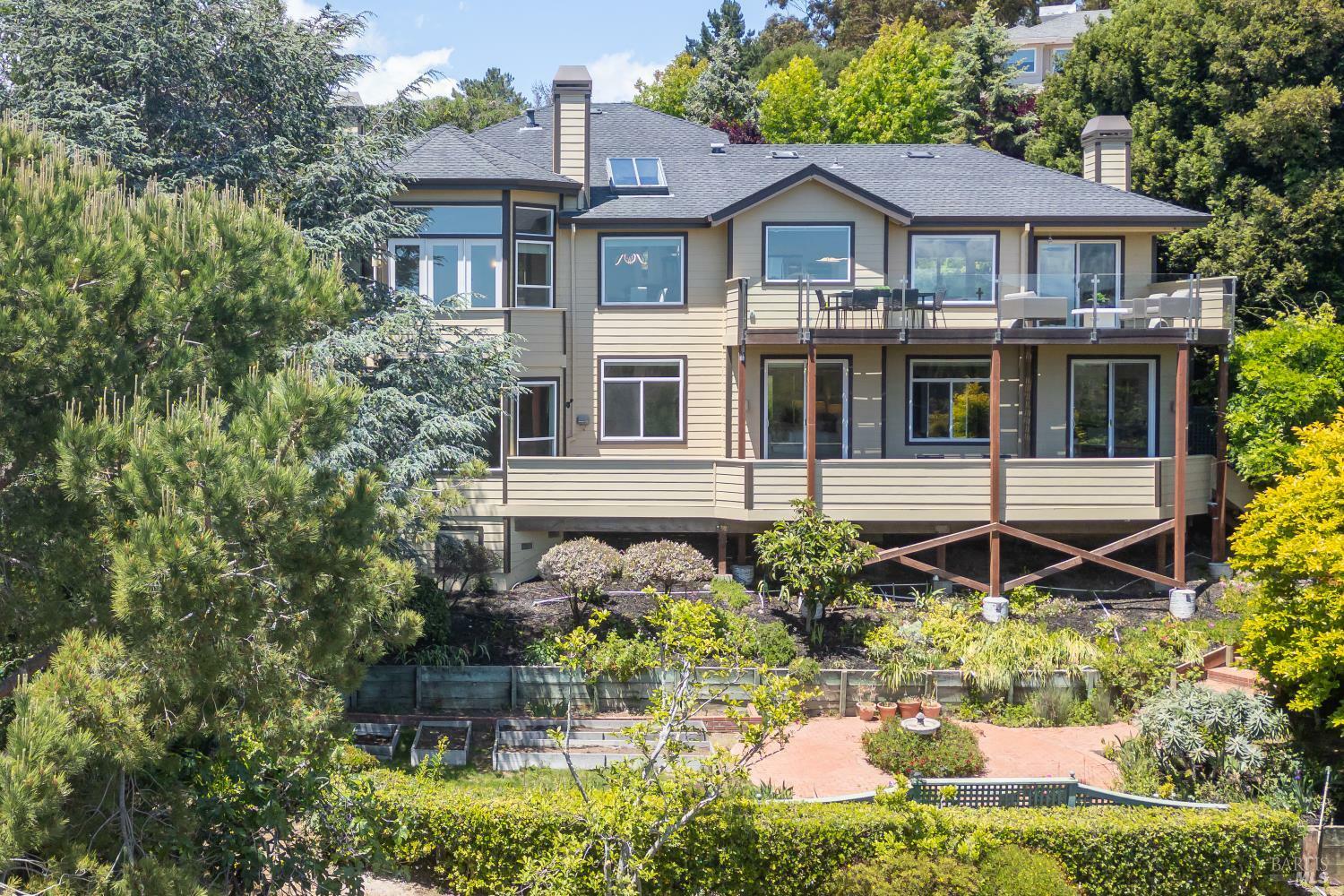 Property Photo: 16 Marin Bay Park Court CA 94901