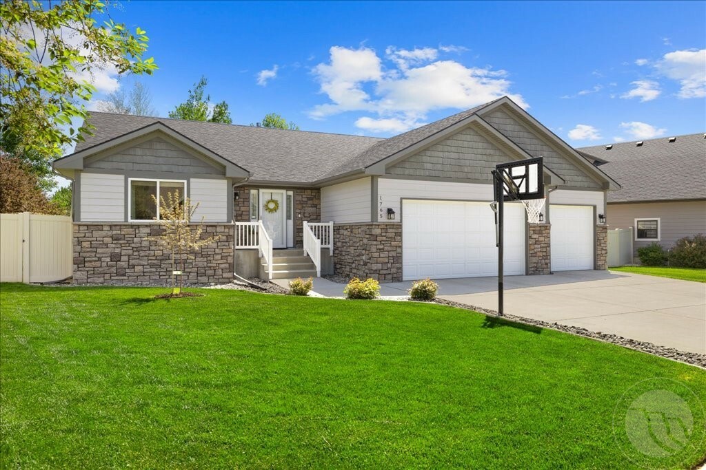 Property Photo: 1765 Chandelier Circle MT 59106