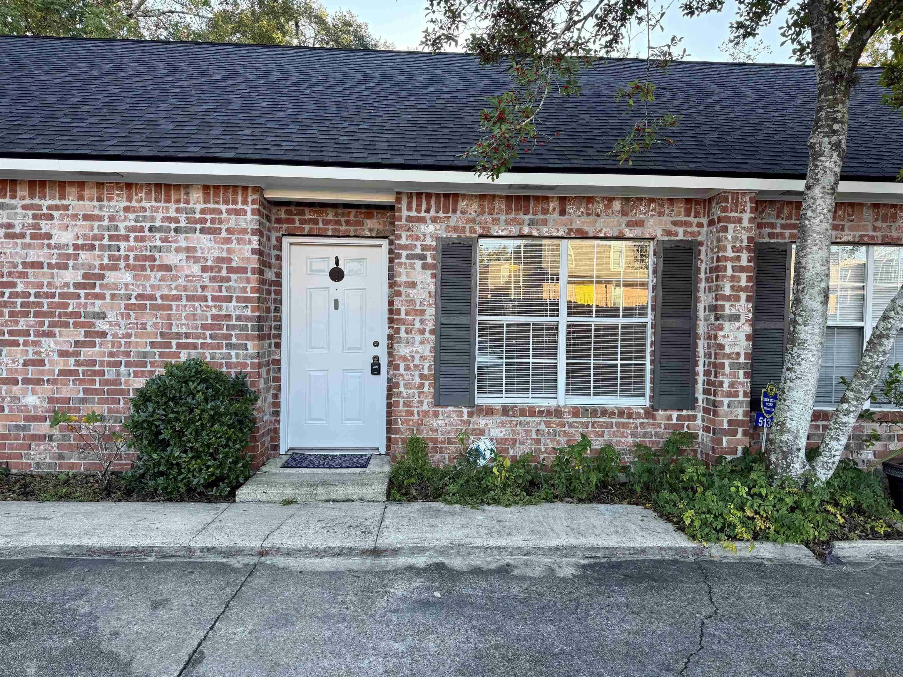 Property Photo: 5130 Highland Rd #A-G LA 70808