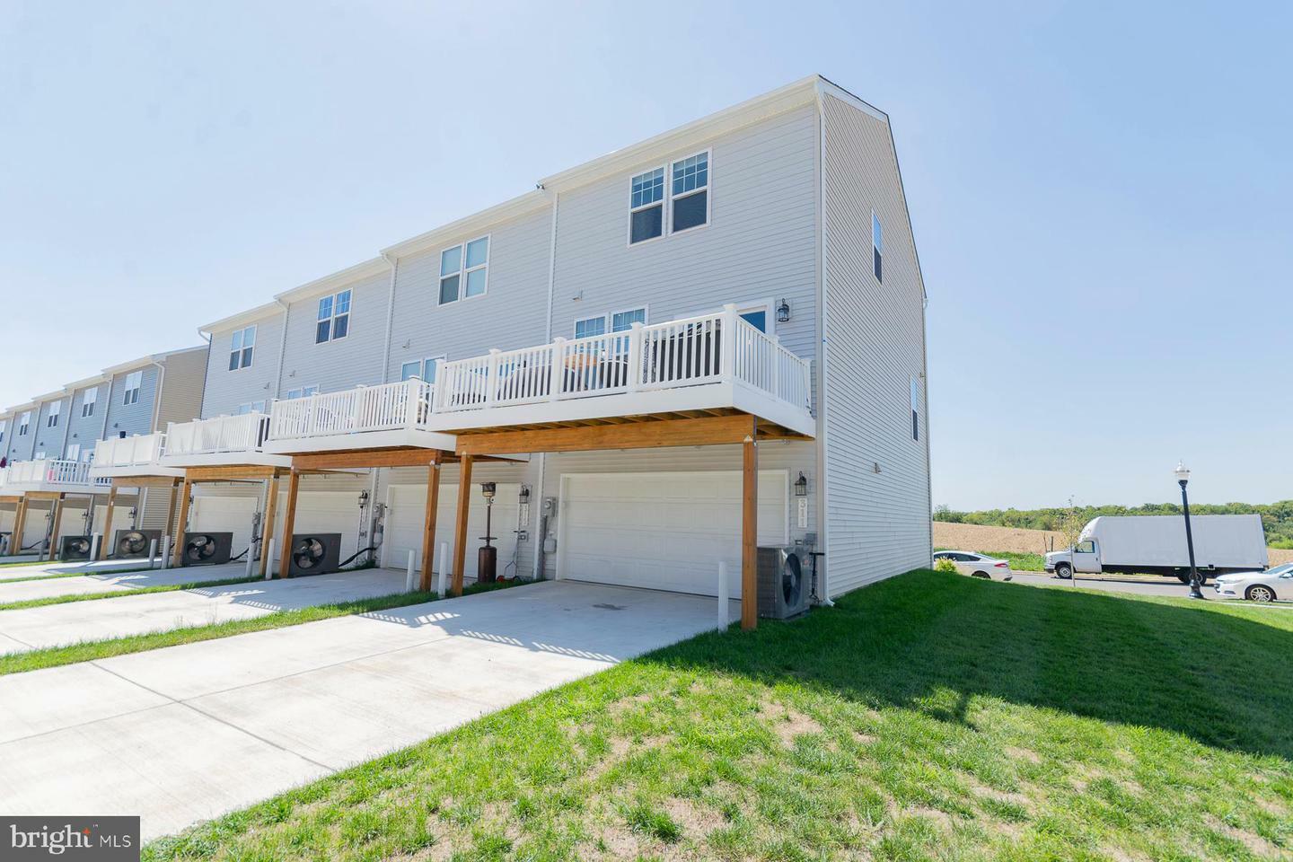 Property Photo: 311 Presidents Pointe Avenue WV 25438