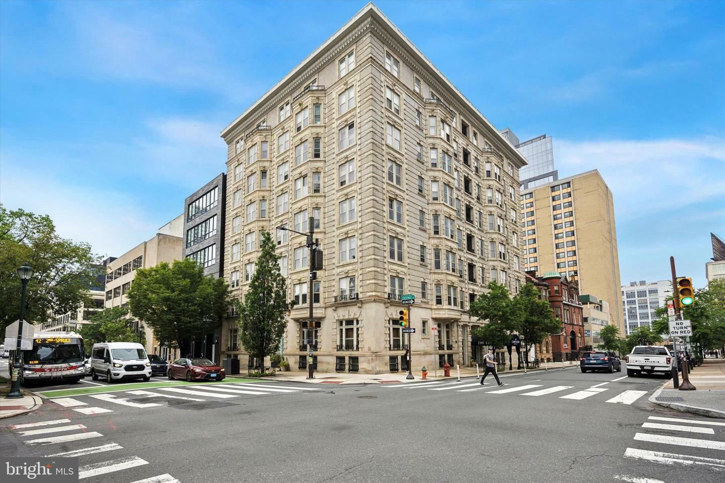 Property Photo: 2201 Chestnut Street 304 PA 19103