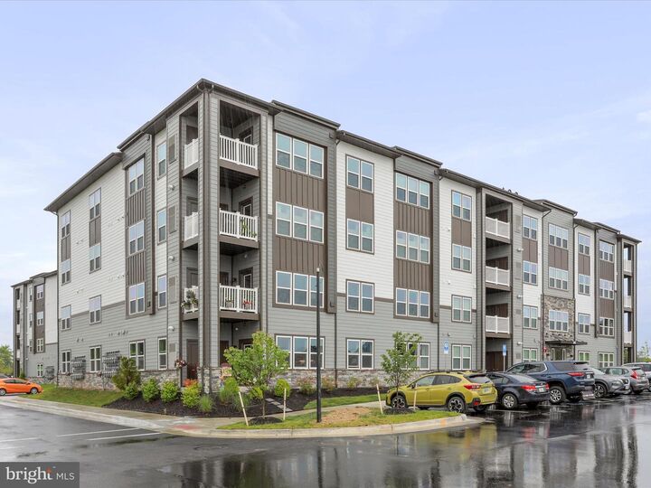 Property Photo:  140 McCormick Circle 302  VA 22602 