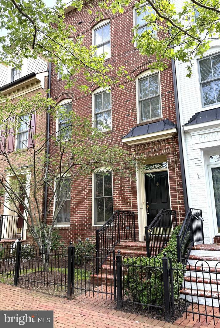 418 Cook Street  Alexandria VA 22314 photo