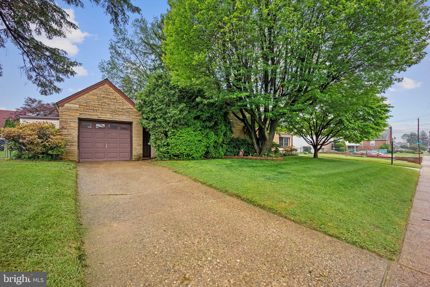 Property Photo:  9655 Hoff Street  PA 19115 