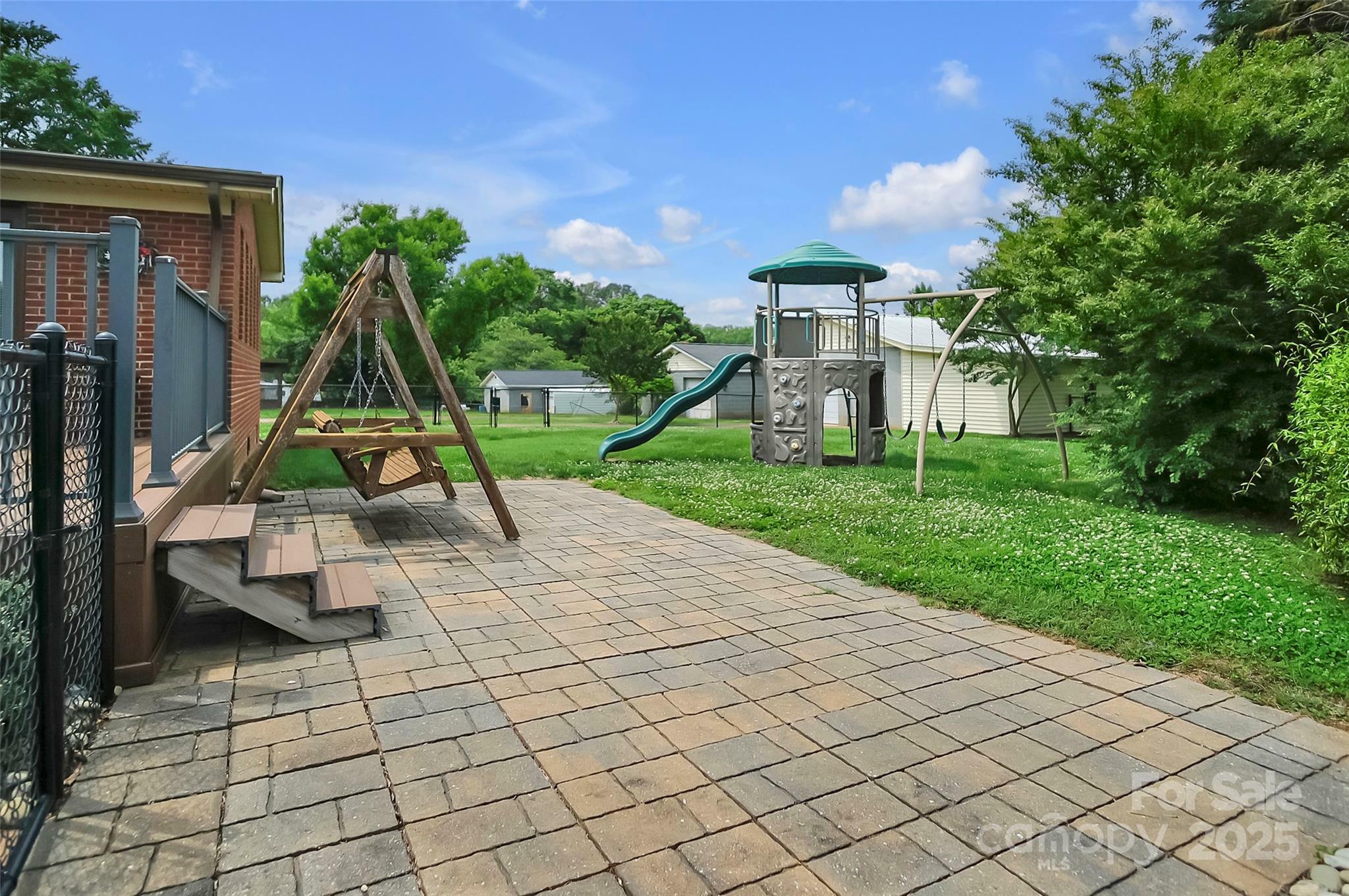 Property Photo: 1609 Troy Road NC 28150