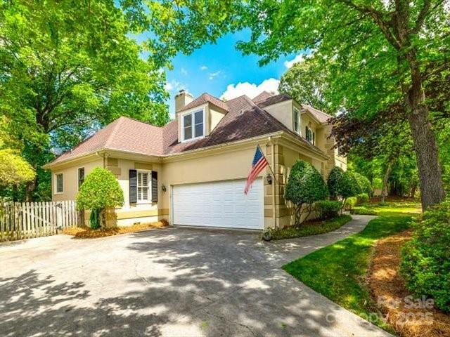 Property Photo: 15618 Eagleview Drive NC 28278