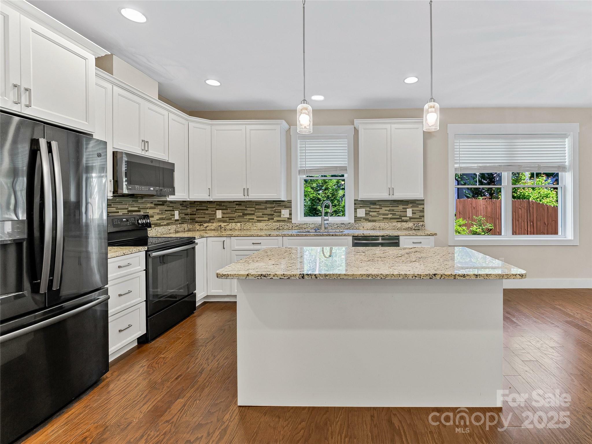 Property Photo: 29 Farm Pond Lane NC 28715