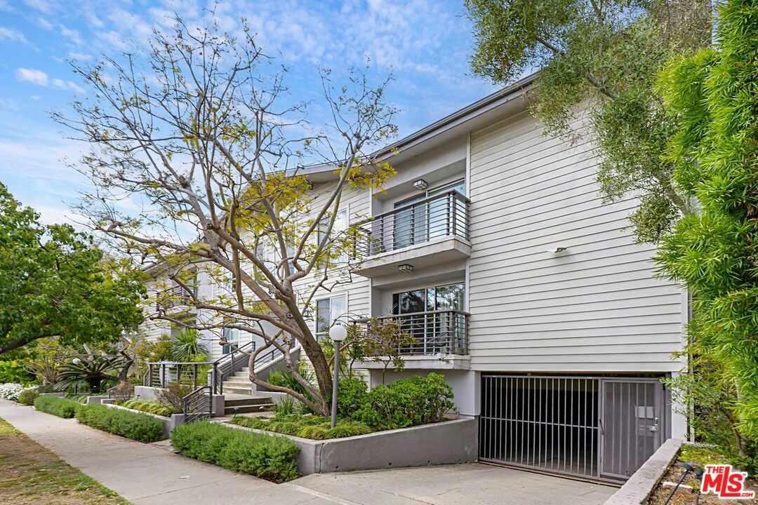 Property Photo: 832 Euclid St CA 90403