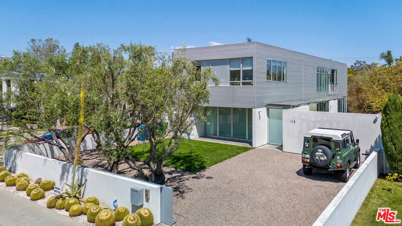Property Photo: 116 S Arden Blvd CA 90004