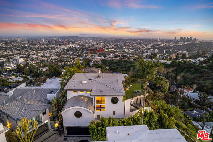 Property Photo: 1501 Viewsite Ter CA 90069