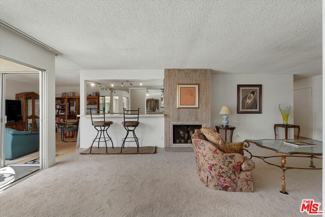 5376 Fairview Blvd  Los Angeles CA 90056 photo