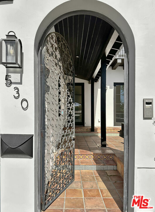Property Photo: 530 N Alta Vista Blvd CA 90036