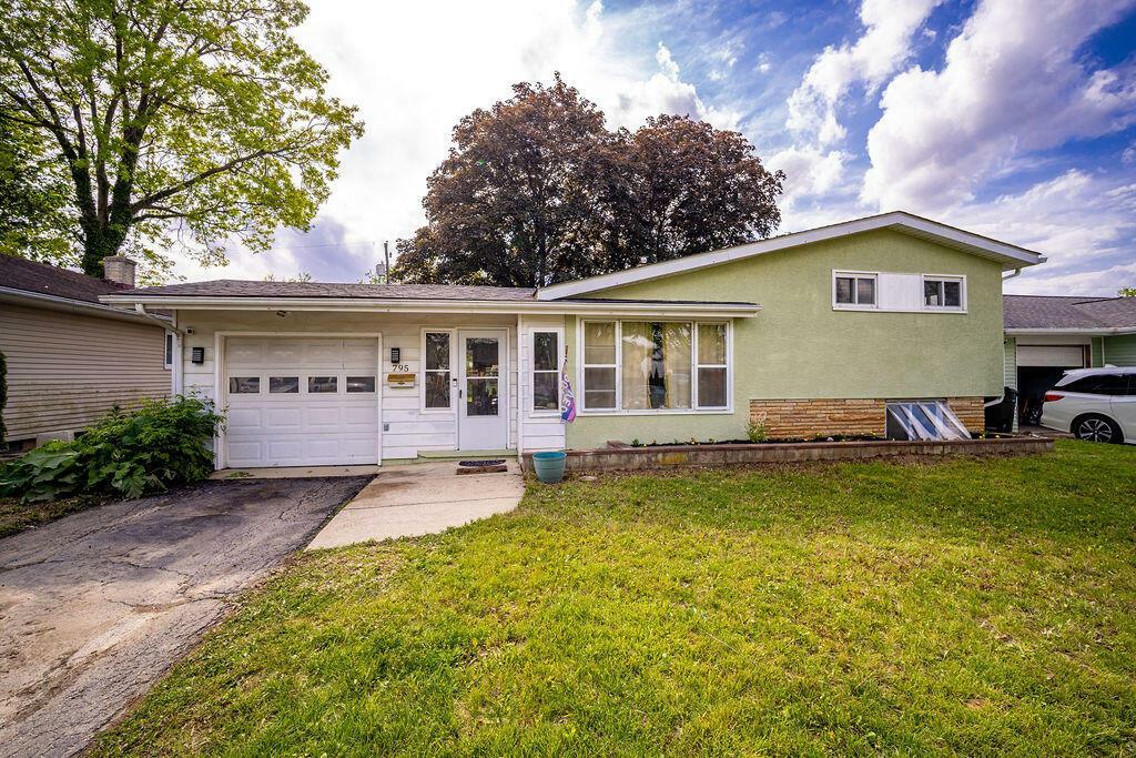 795 Brixham Road  Columbus OH 43204 photo