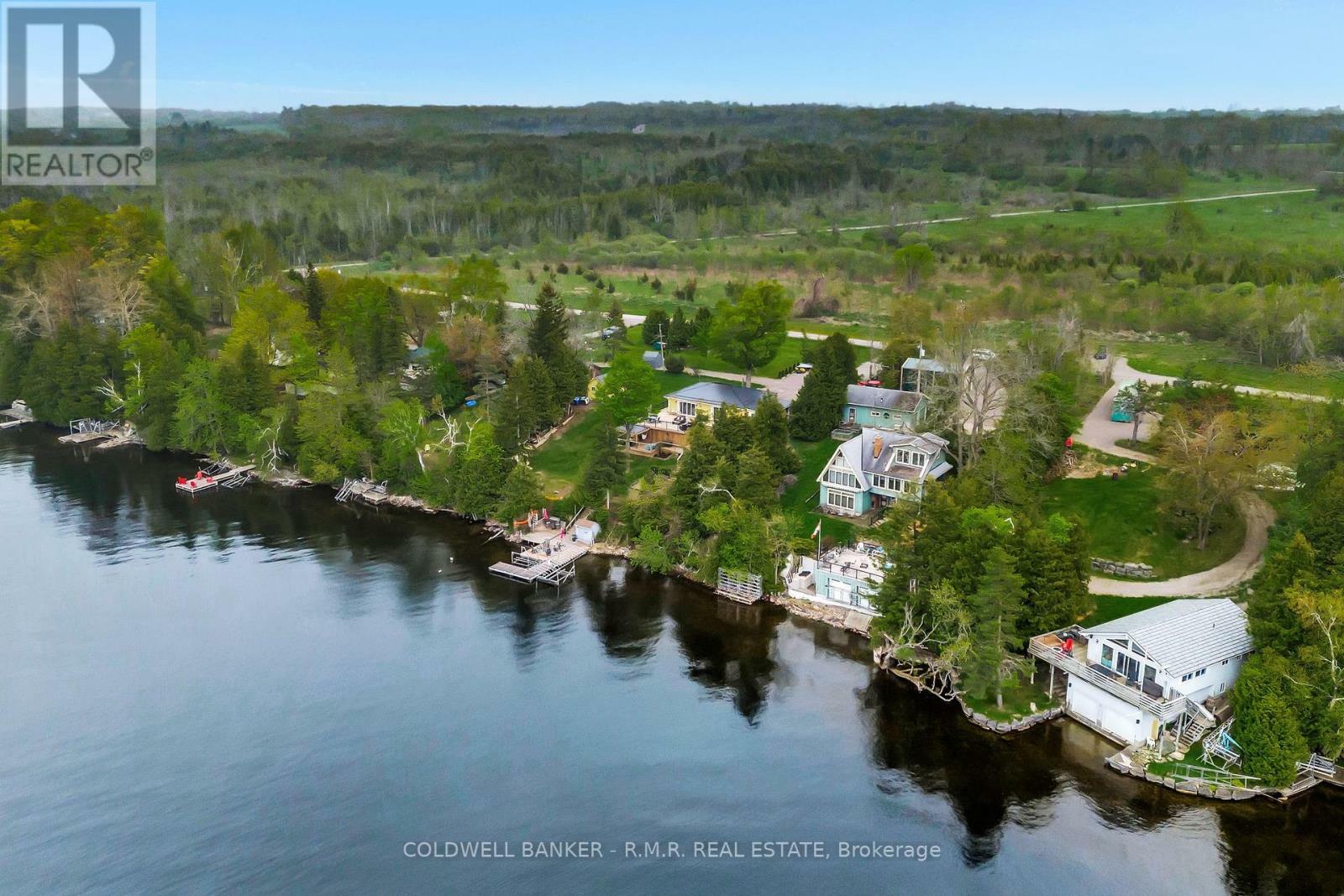 Photo de la propriété: 22 Arbour Street ON K9V 4R3