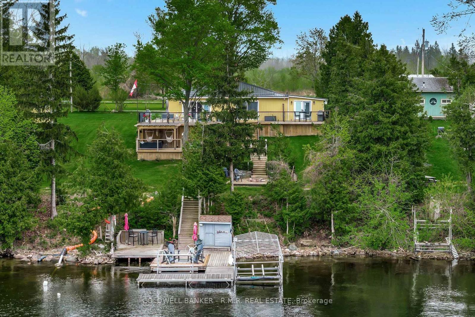 Photo de la propriété:  22 Arbour Street  ON K9V 4R3 
