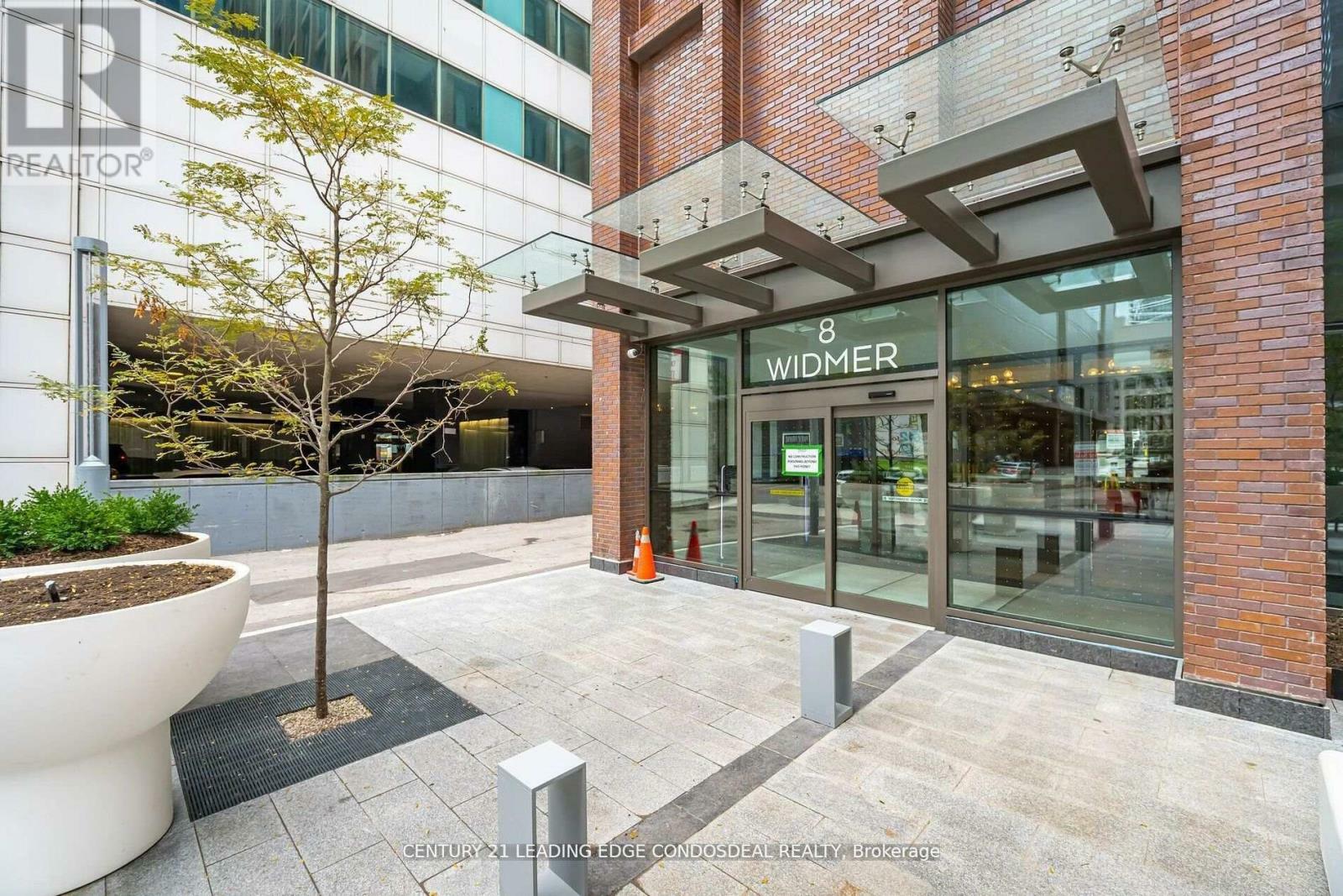 Property Photo: 8 Widmer Street Lph5 ON M5V 0W6