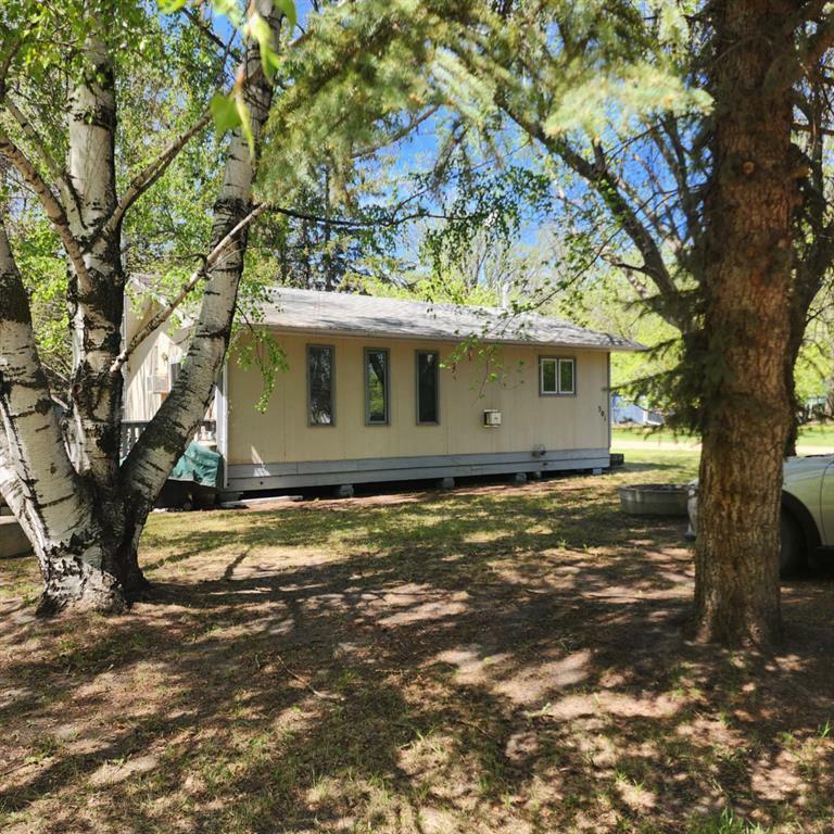 Property Photo: 301 Oak Drive MB R0M 1P0