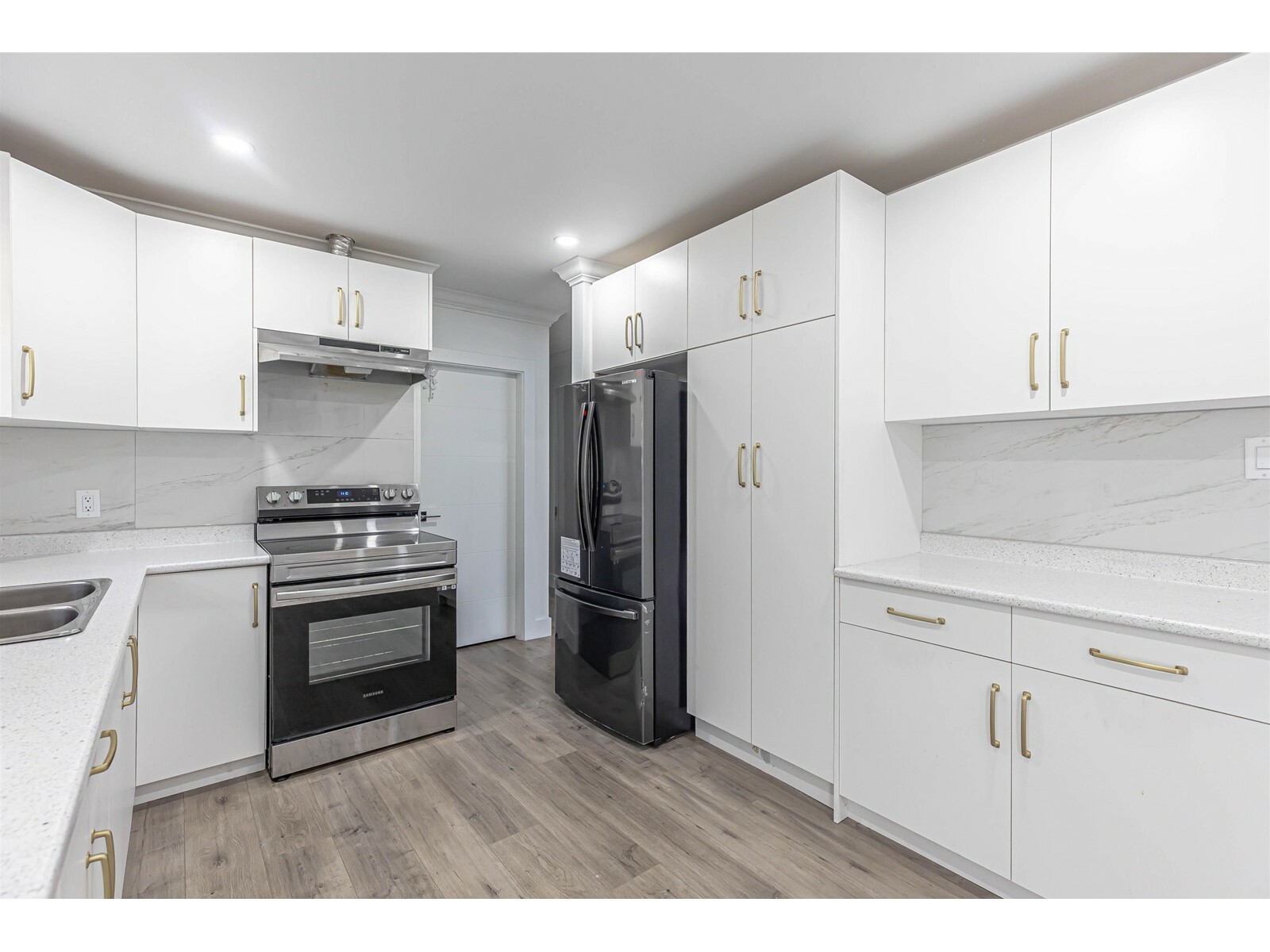 Property Photo: 16373 15 BC V4A 1L4